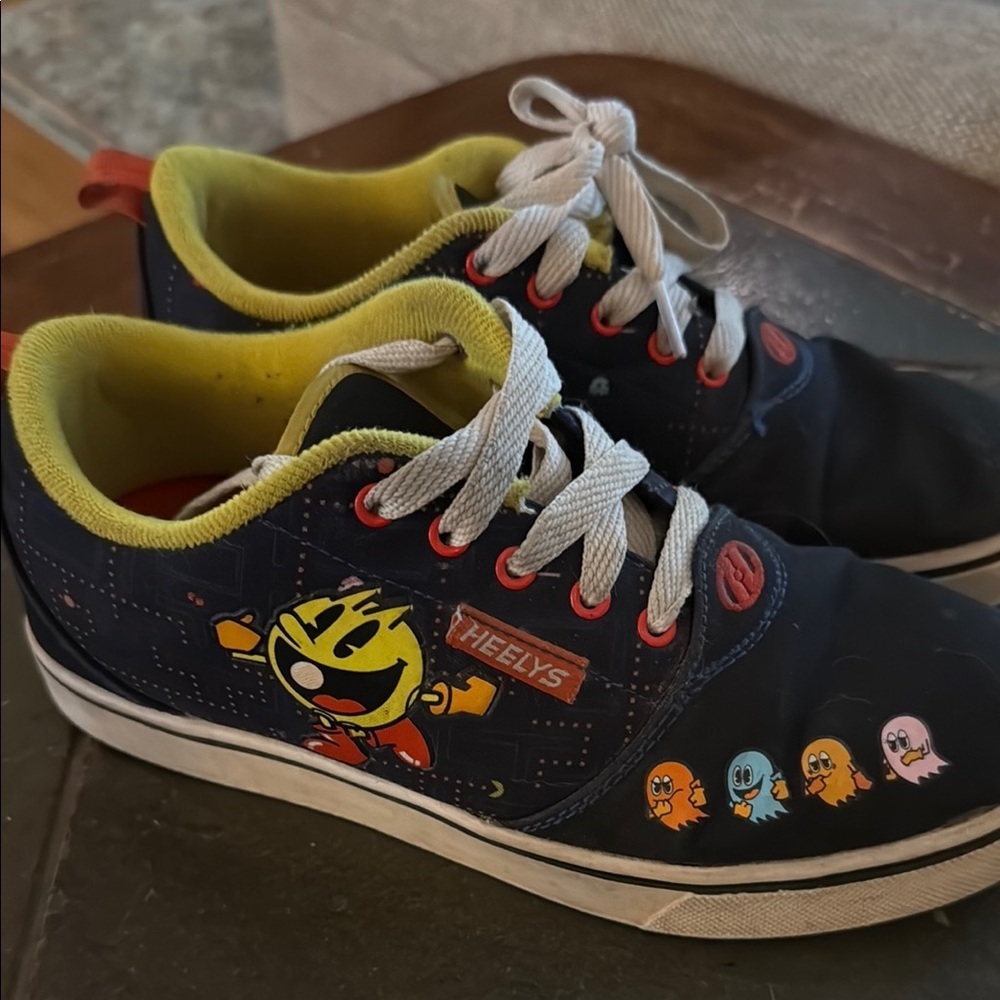 Heelys Pac-Man Black and Yellow Sneakers with Padded Collar no wheels